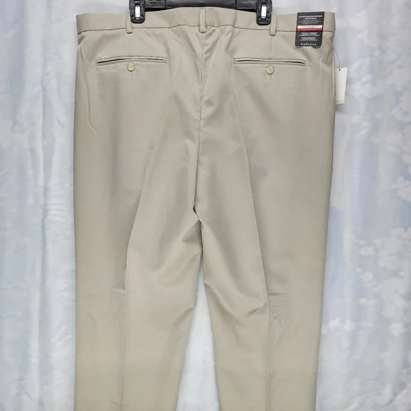 Van Heusen 40X32 Microfiber Comfort Stretch Taupe No Iron Dress Pants Cuffed NWT - Picture 3 of 7